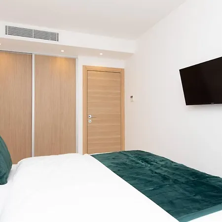 Brand New 2 Bedrooms Next To Croisette ! Apartment Cannes