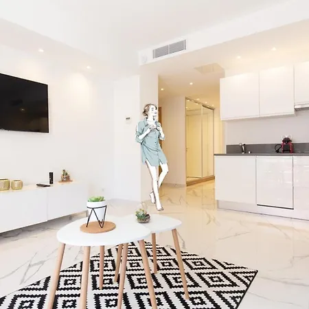Brand New 2 Bedrooms Next To Croisette ! Apartment